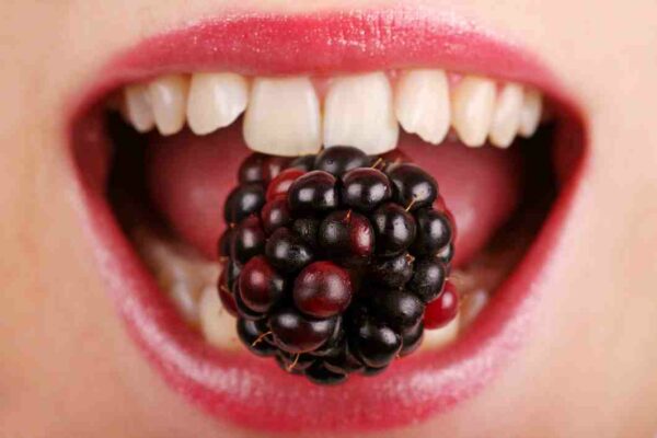 food that stain your teeth